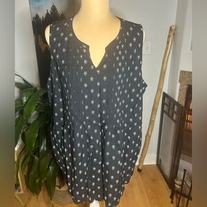 Croft and Barrow Women's Sleeveless XXL Black Pintuck Blouse Geometric Pattern